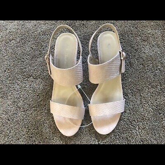 Pink Heels - Picture 2 of 3